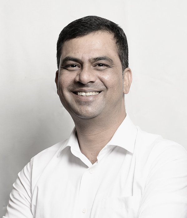 Portrait of Akhil Dave, Founder & Mentor of HMC Hub